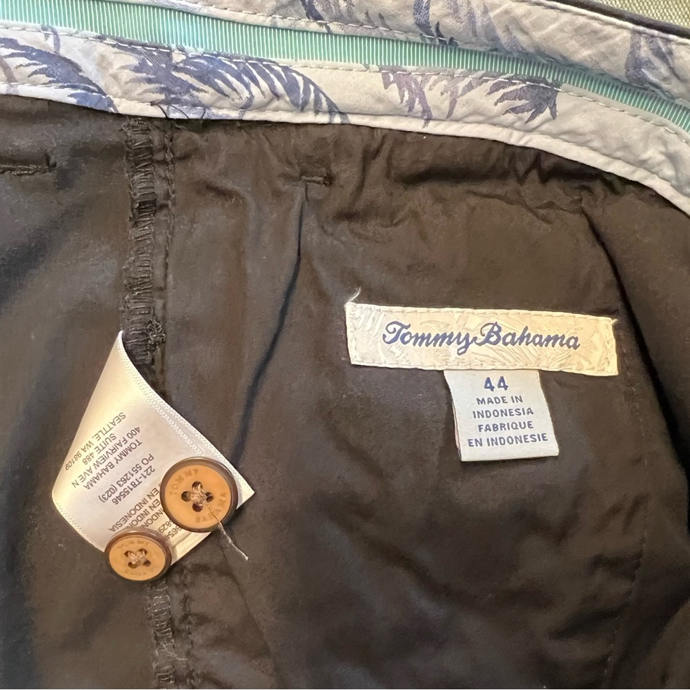 Tommy Bahama Shorts in Navy and Black Color - Picture 7 of 9